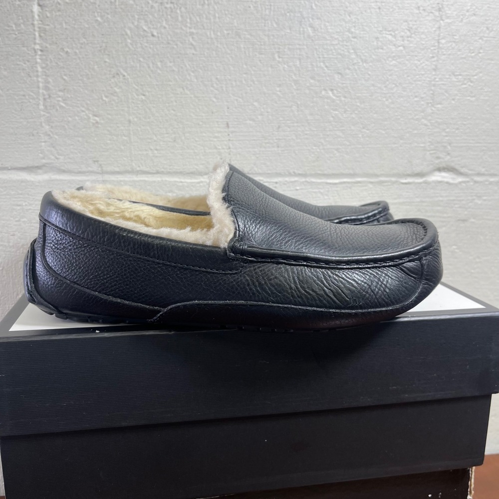 UGG Australia‎ Ascot Black Pebbled Leather Wool Lined Slippers Slip On Men's 9.5